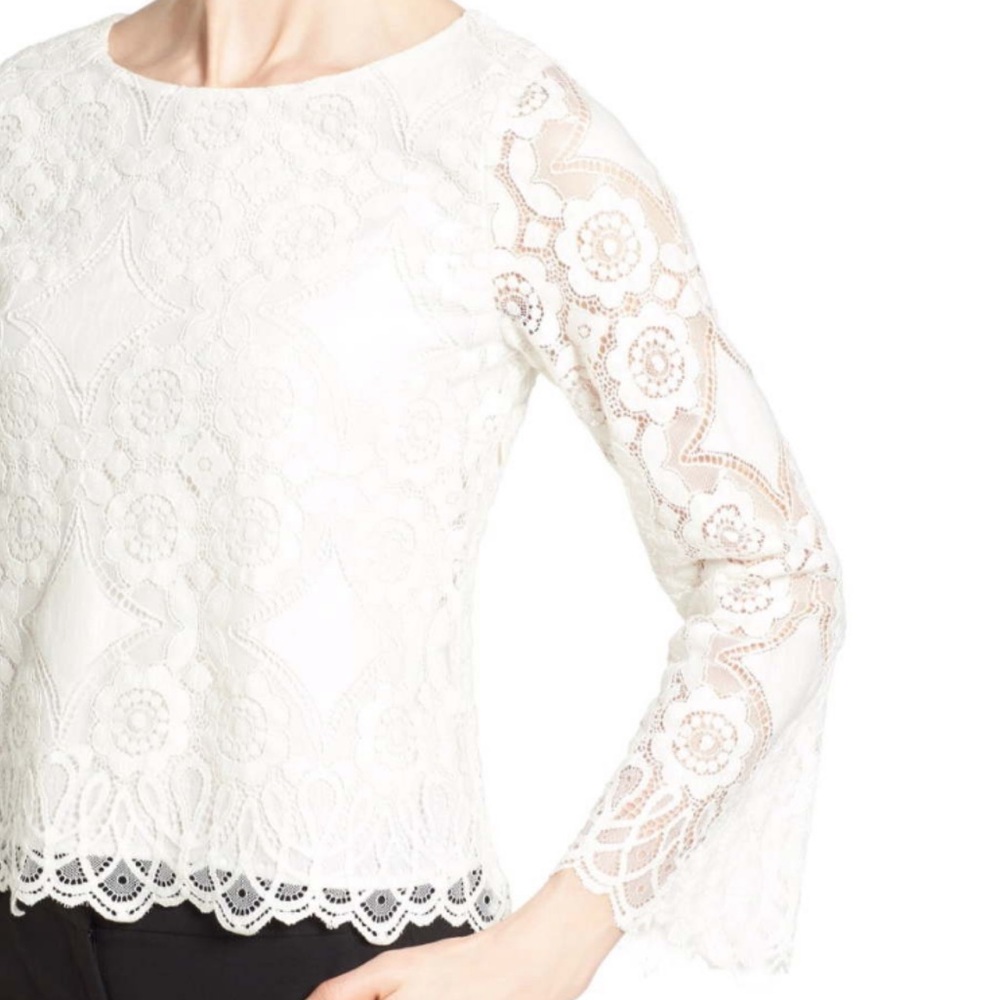Vince Camuto Lace Bell Sleeve Blouse Lg 12-14 EUC - Picture 3 of 9
